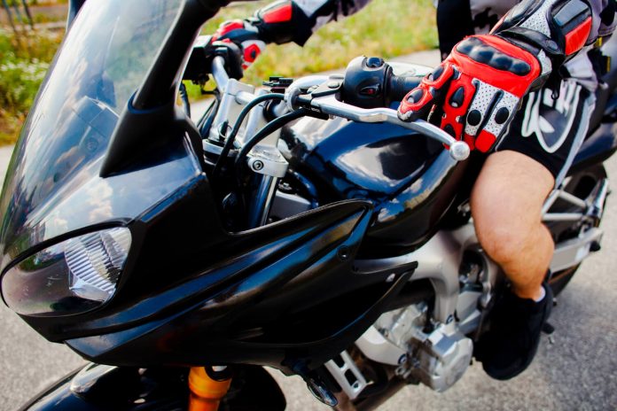Motorbike accessories Kako zaštititi svoj motor i putovati bezbedno: sve o protektorima za motor