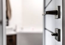 Kako izabrati kvalitetan okov i šarke za vrata za moderan i funkcionalan enterijer